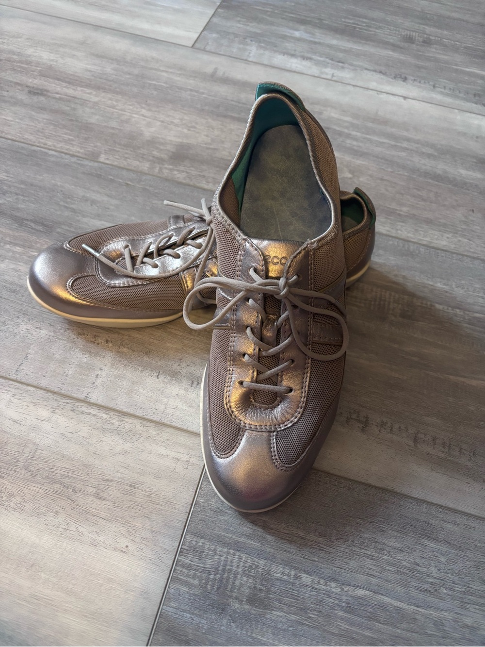 Ecco Women's Metallic Taupe Lace-Up Sneakers